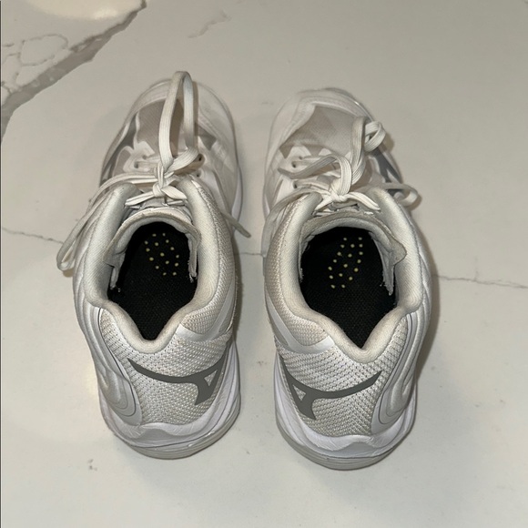 Mizuno Wave Lightning z6 volleyball shoes - Picture 8 of 11